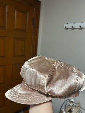 Satin Newsboy Cap in Champagne